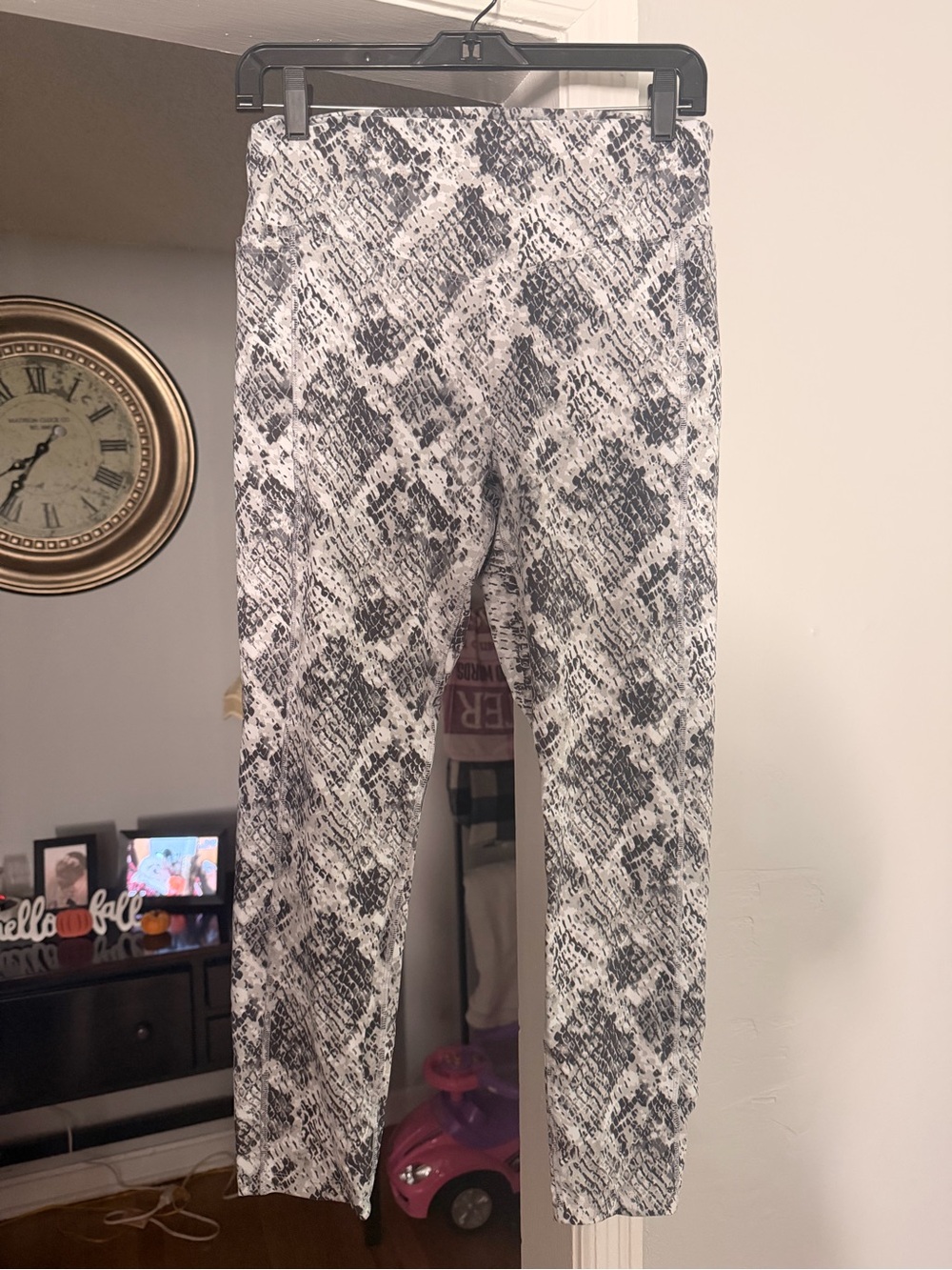 PINK Victoria's Secret Kids Snake-Print Leggings in Black and White